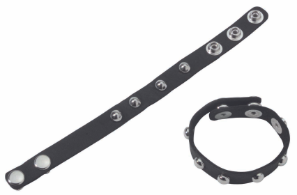 STUDDED C RING