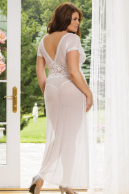 True Beauty Gown (Color: White, size: OSXL)
